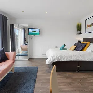  Apartment Centre Ashton